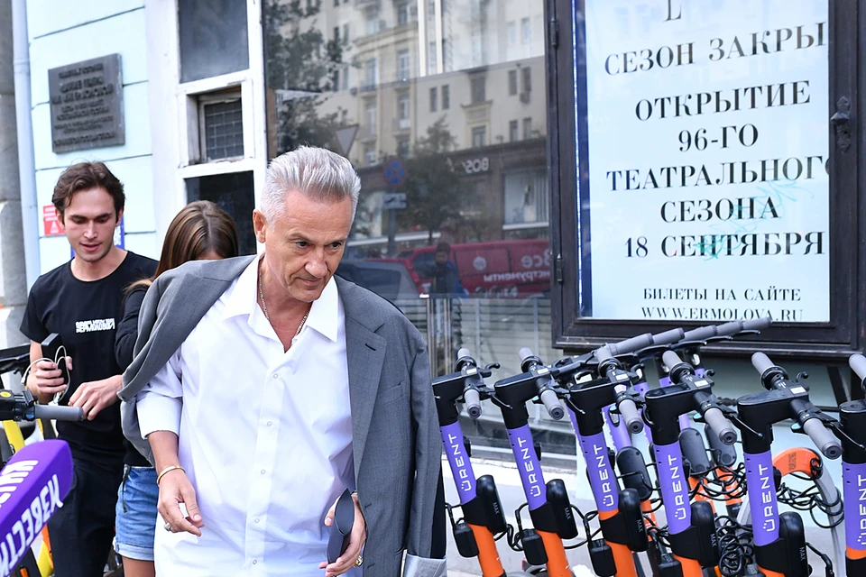 «актеров заменили студентами, хитростью лишили категорий»: новые подробности скандала в театре ермоловой