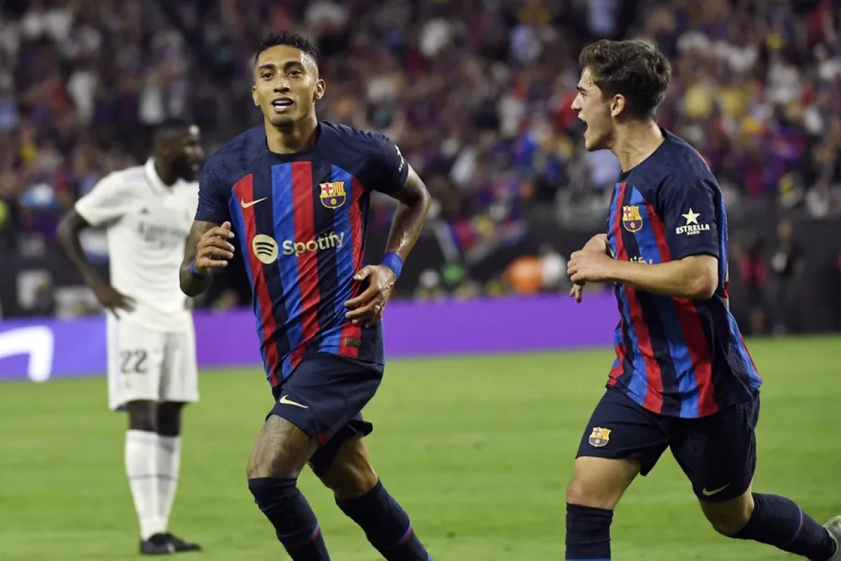 Рафинья (футболист, февраль 1993 г.р.) - rafinha (footballer, born february 1993)