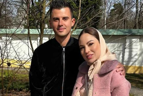Кирилл Туриченко пожаловался, что его возлюбленная Дарья Тарасова стала жертвой травли в Сети, передает СтарХит