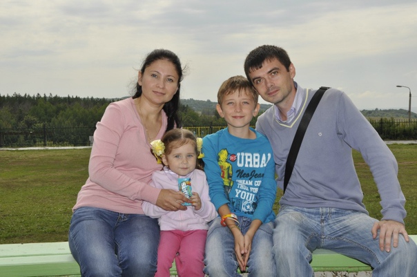 Биография Ризвана Хакимова: фото, личная жизнь, последние новости, Инстаграм, певец, песни, дискография, Нафиса Хакимова, дочь Альбина Хакимова