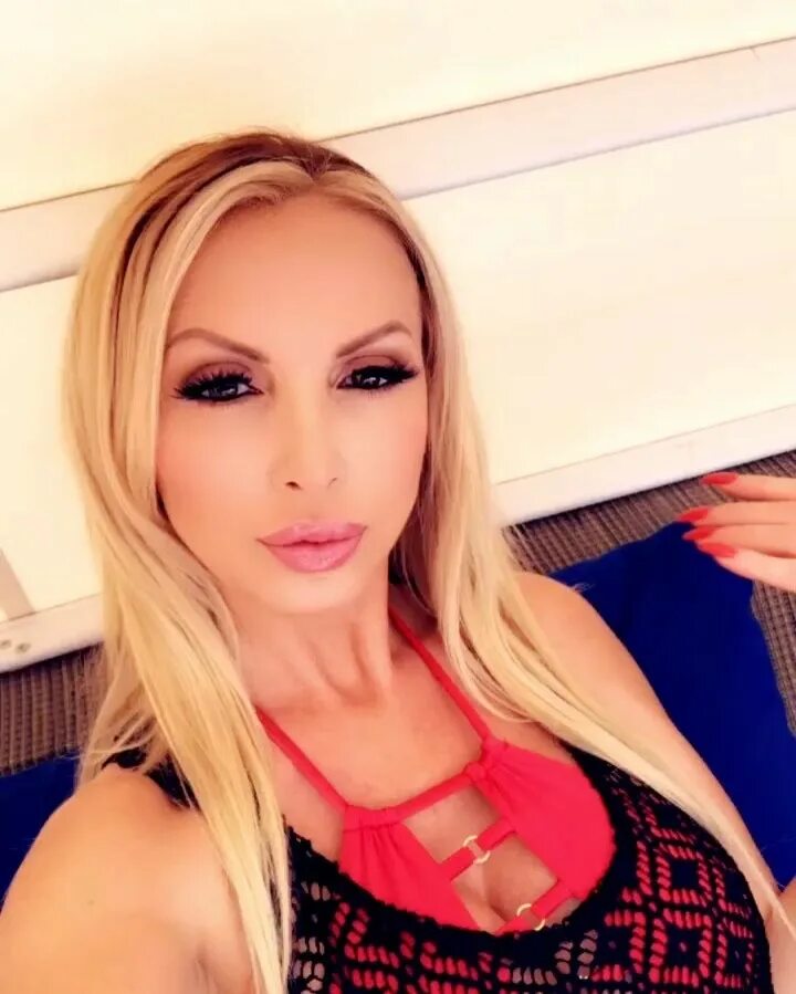 Who is nikki benz? net worth, lifestyle, age, height, weight, family, wiki, measurements, favorites, biography, facts & more - topplanetinfo.com | entertainment, technology, health, business & more