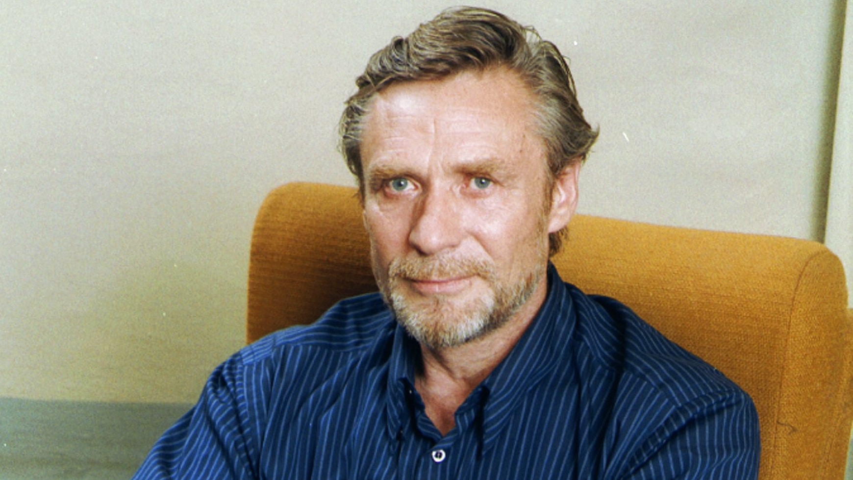 Александр михайлов: жены вера мусатова, оксана васильева