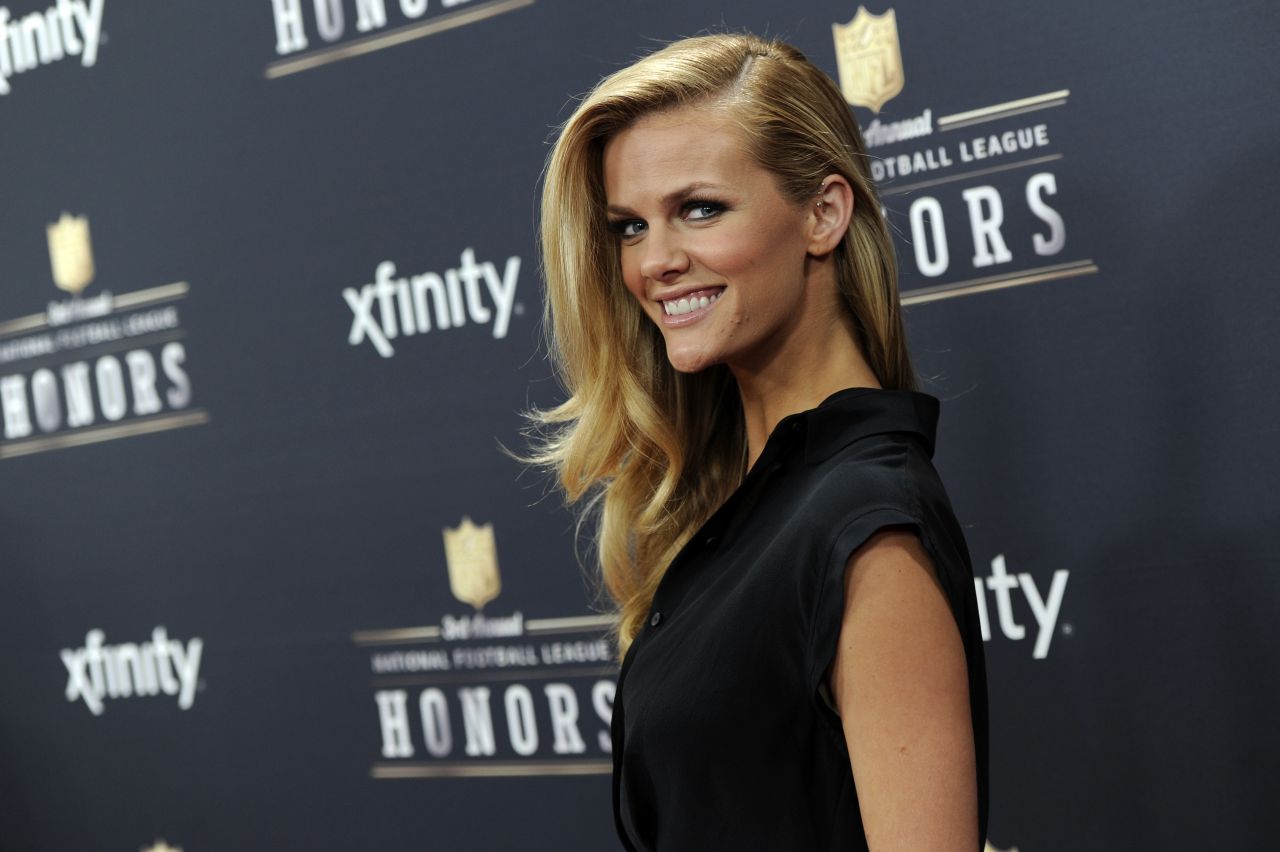 Brooklyn decker shocking net worth and house with lifestyle. know her married life, husband and adorable children | vergewiki