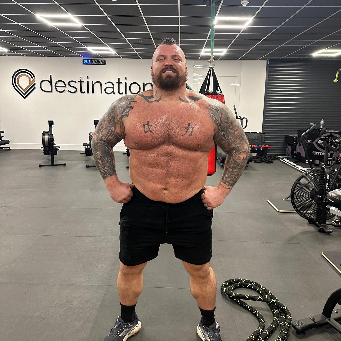 Uk strongest man eddie hall wife, net worth, height-weight and wiki