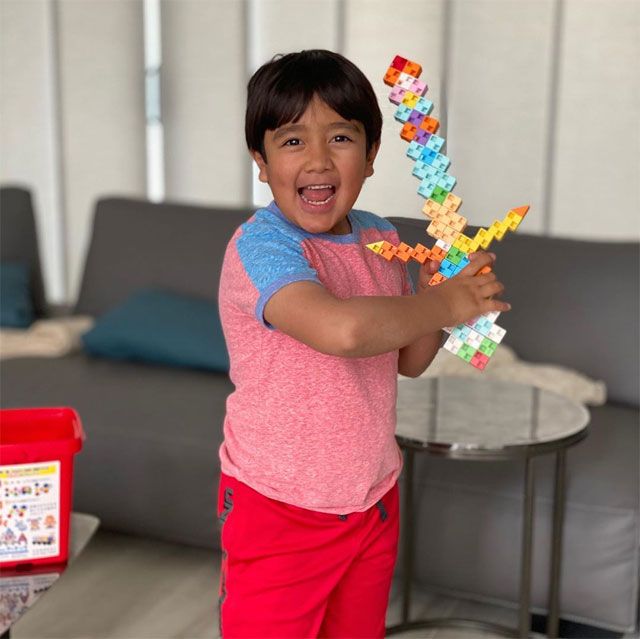 Ryan kaji's world biography: girlfriend, age, net worth, house, world, family, birthday, nationality, parents, youtube, mom, wikipedia, photos, siblings | thecityceleb